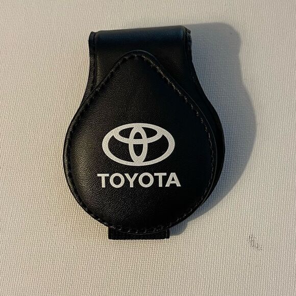 Toyota Sunglass Holder for Car with Logo Black Leather NWT - Picture 1 of 9